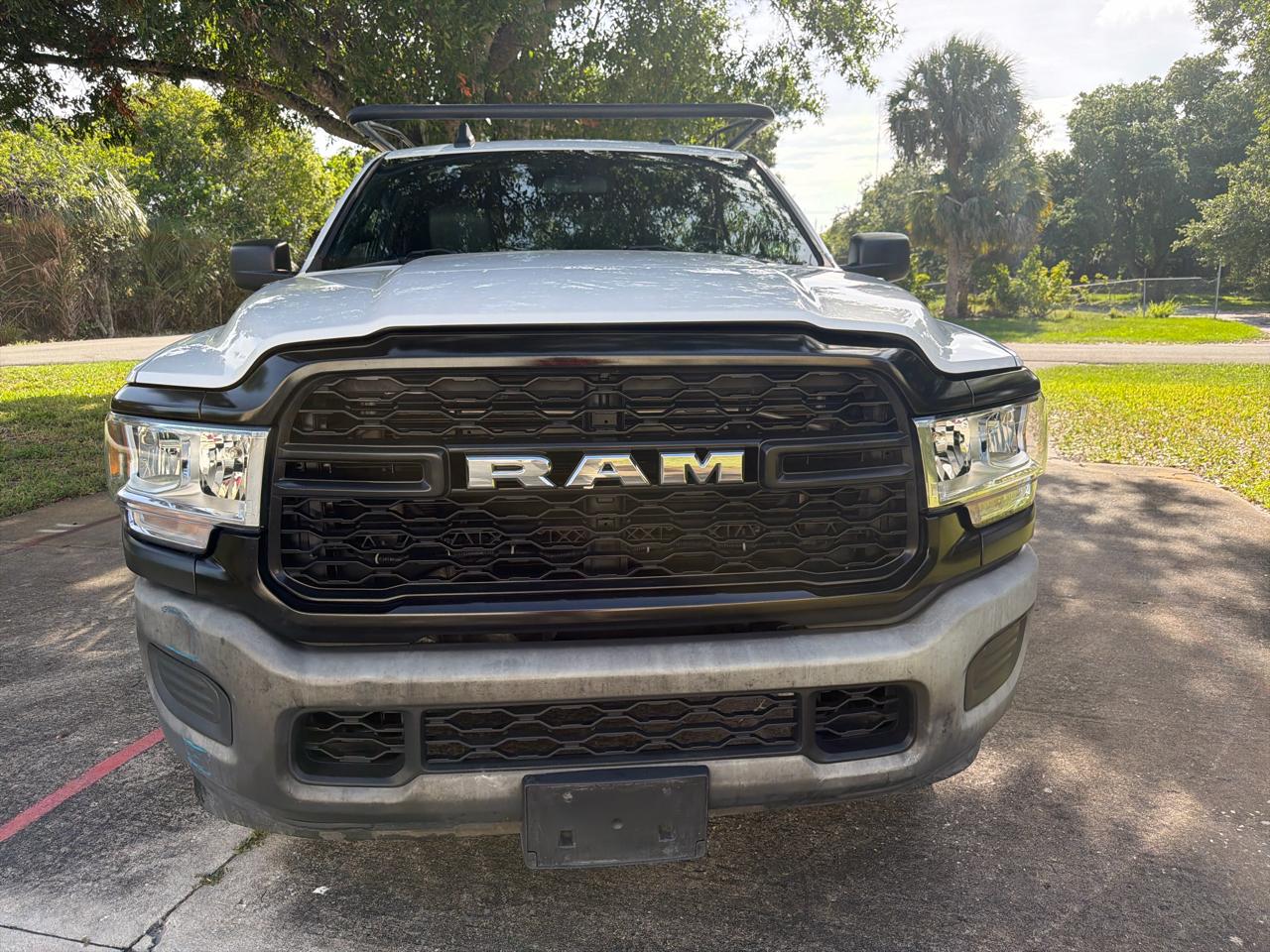 RAM 2500 Tradesman 4x2 Crew Cab 8' Box 2021
