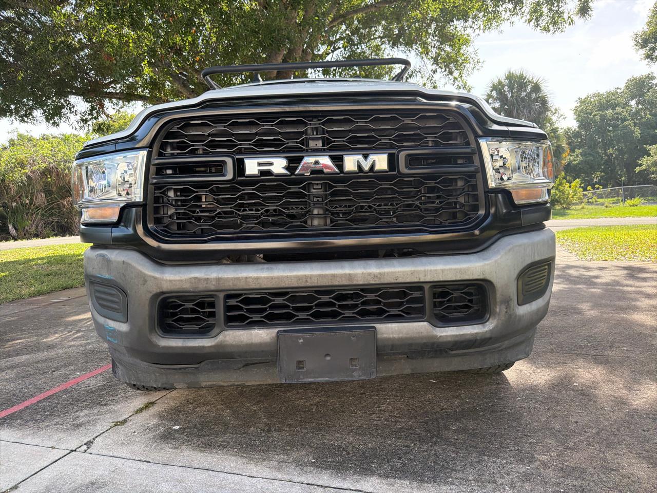 RAM 2500 Tradesman 4x2 Crew Cab 8' Box 2021