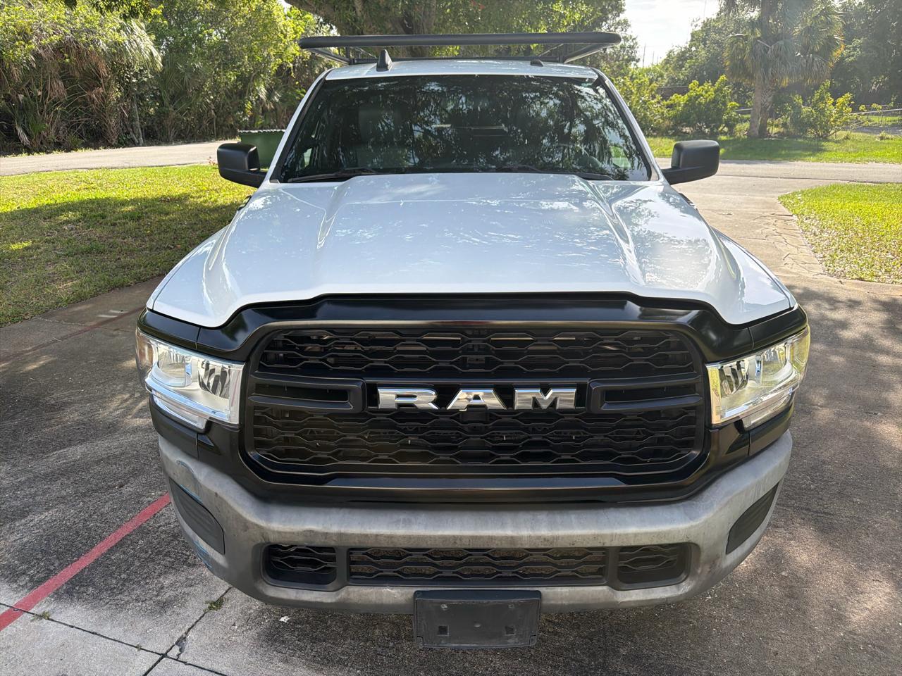RAM 2500 Tradesman 4x2 Crew Cab 8' Box 2021