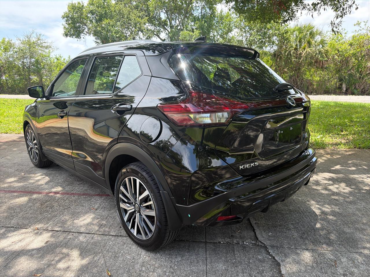 Nissan Kicks SV FWD 2021