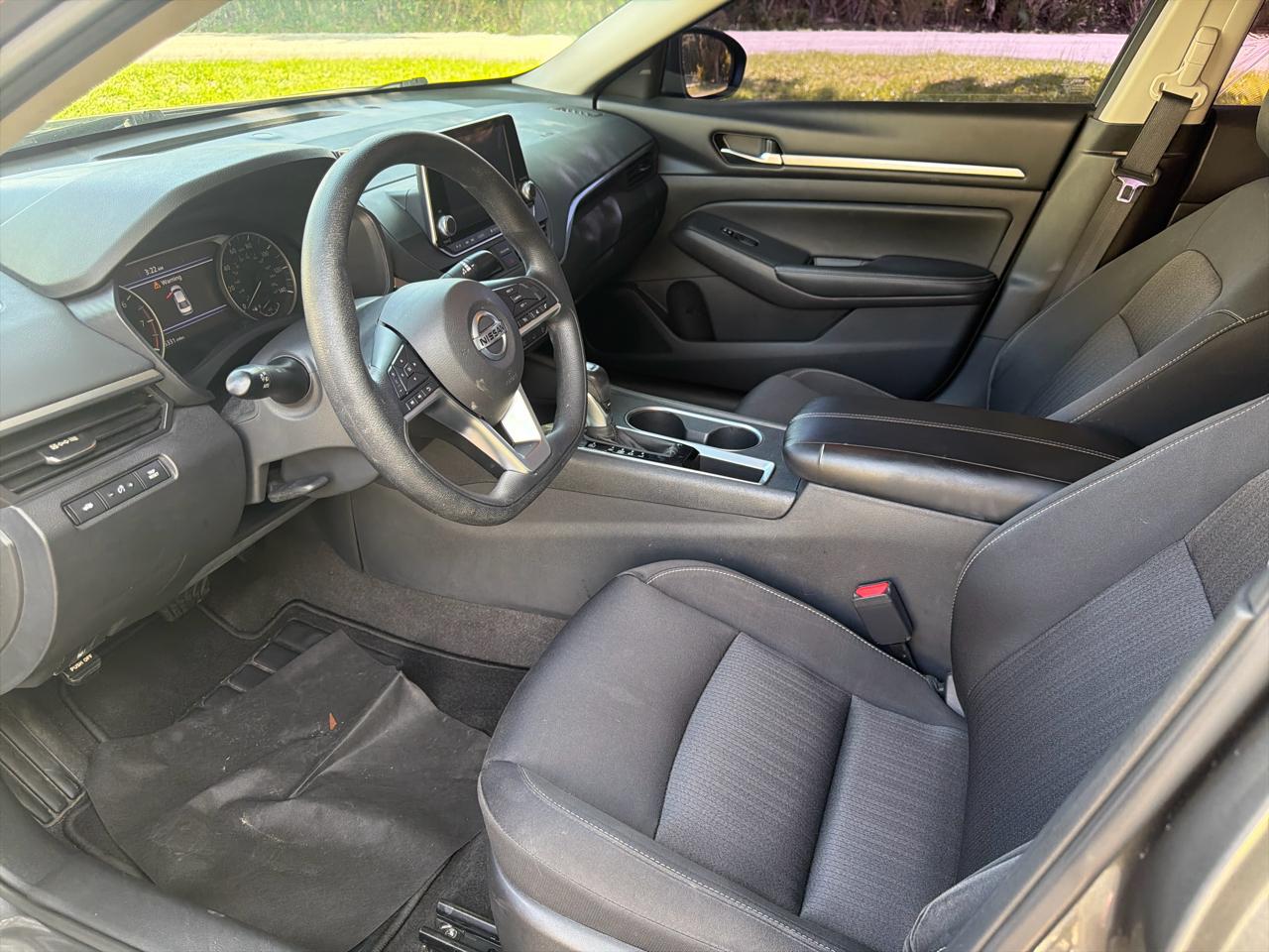 Nissan Altima 2.5 SV Sedan 2022