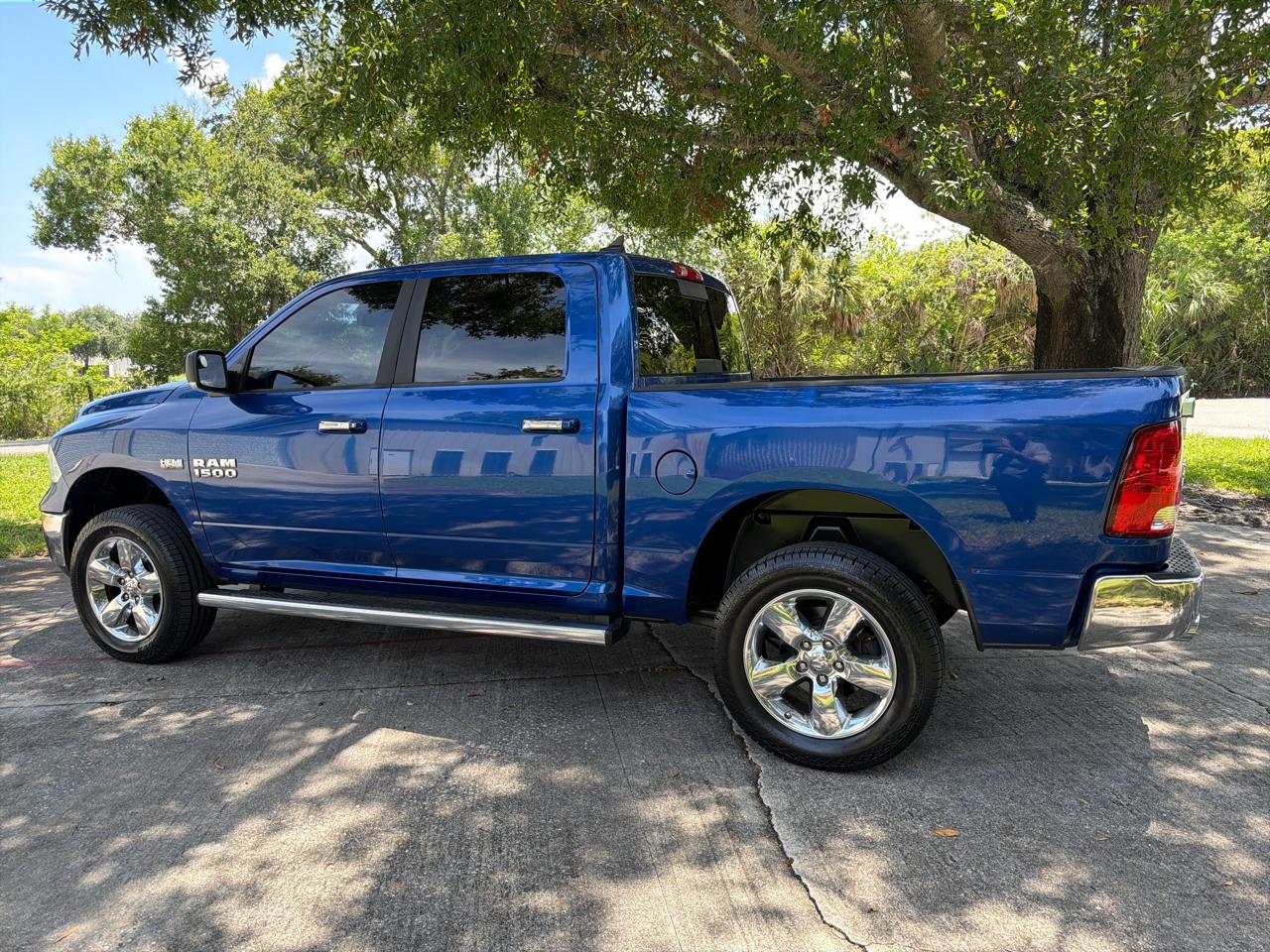 RAM 1500 2WD Crew Cab 140.5" Big Horn 2015