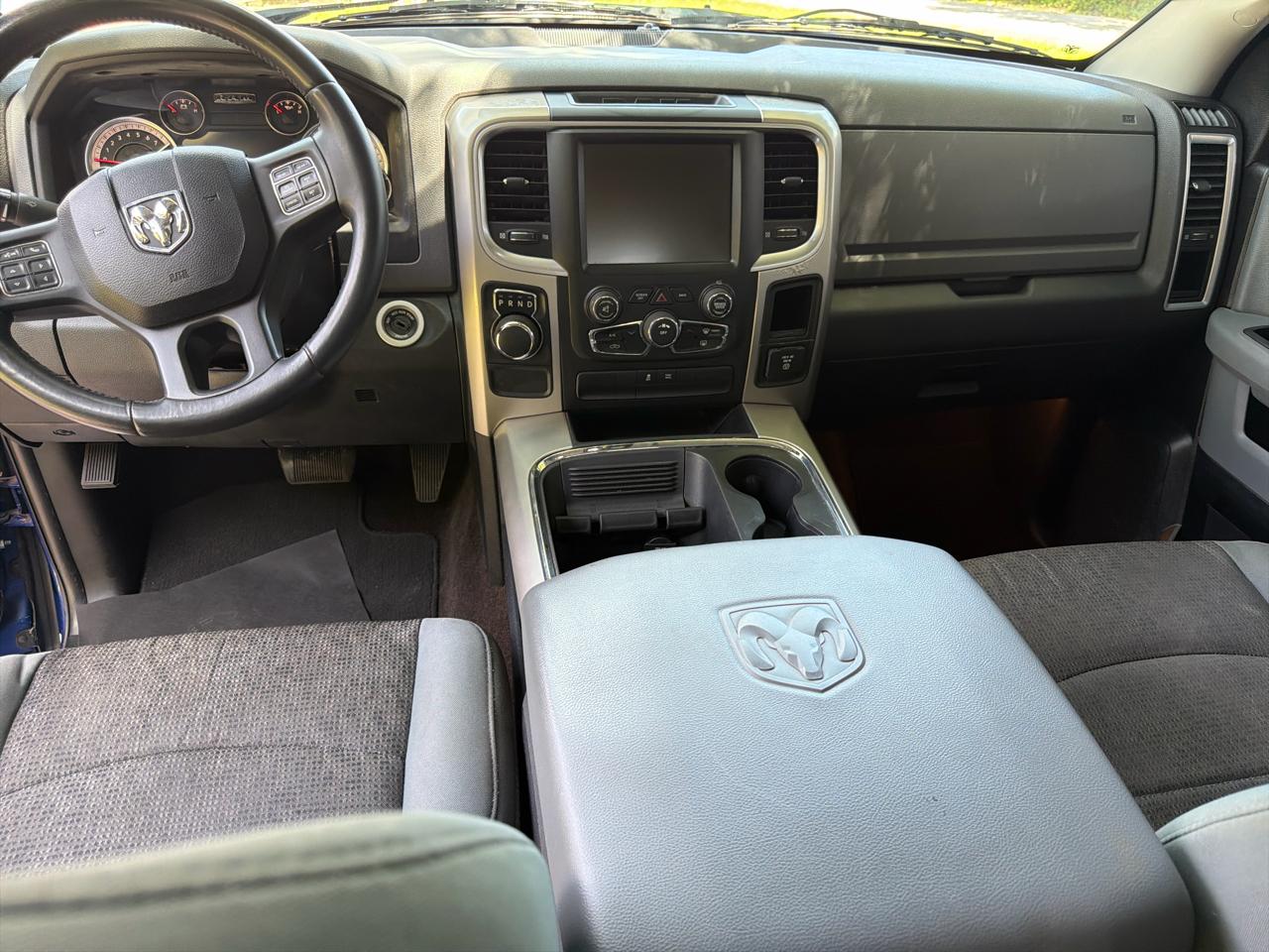 RAM 1500 2WD Crew Cab 140.5" Big Horn 2015