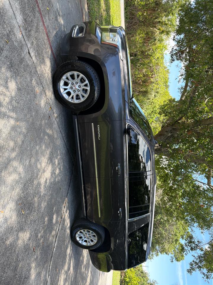 GMC Yukon XL 4WD 4dr Denali 2017