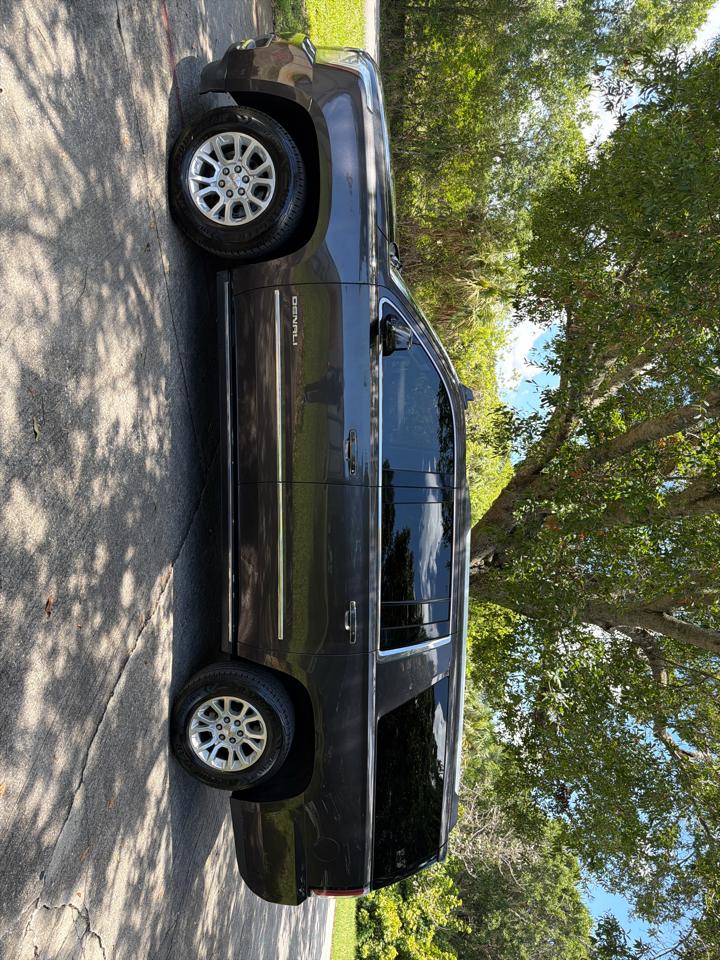 GMC Yukon XL 4WD 4dr Denali 2017