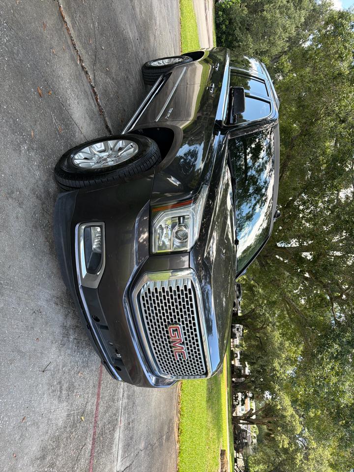 GMC Yukon XL 4WD 4dr Denali 2017