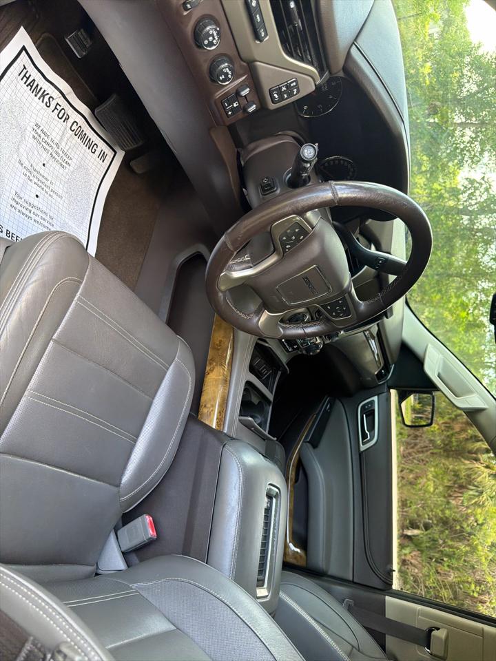 GMC Yukon XL 4WD 4dr Denali 2017