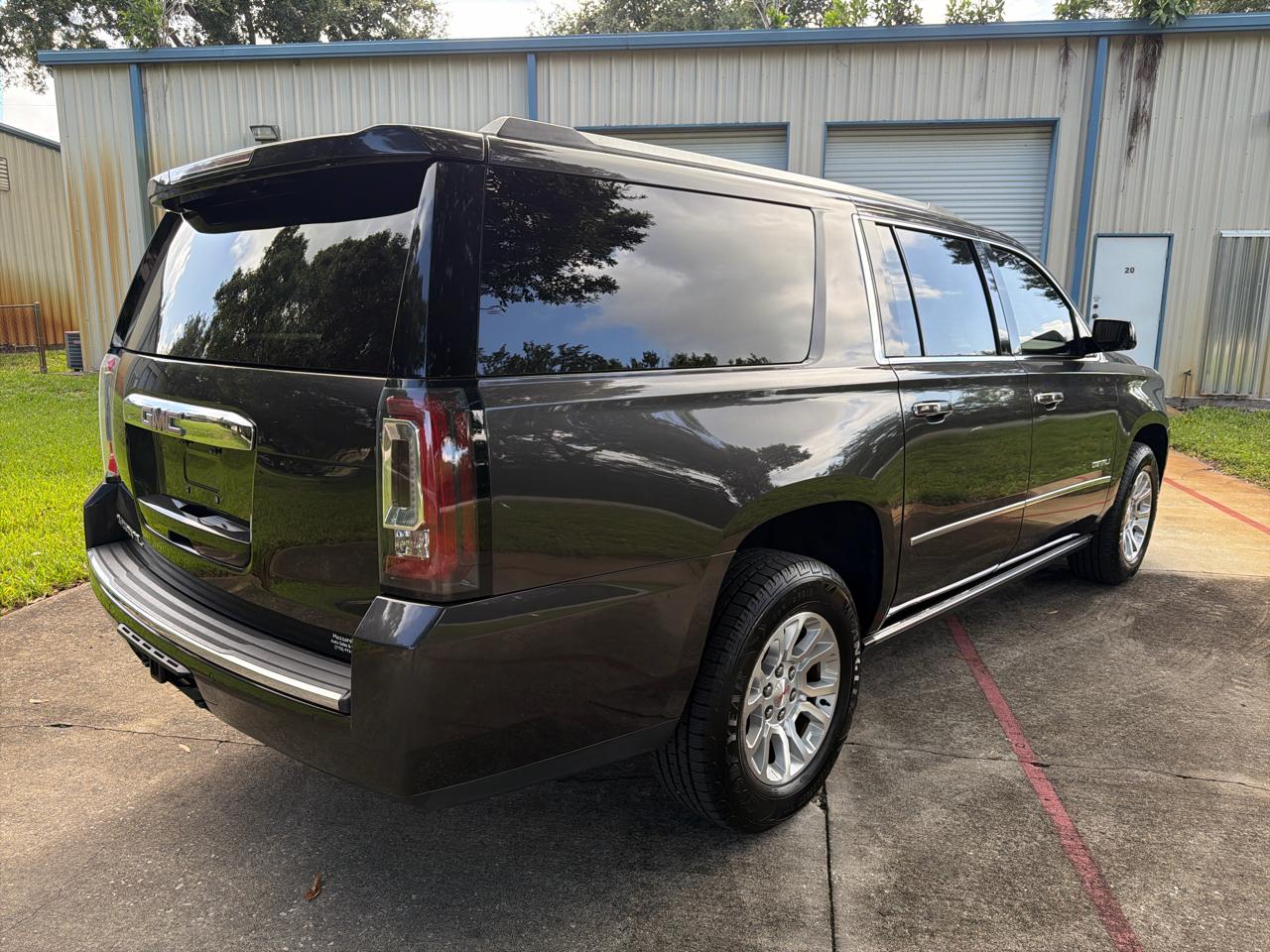 GMC Yukon XL 4WD 4dr Denali 2017
