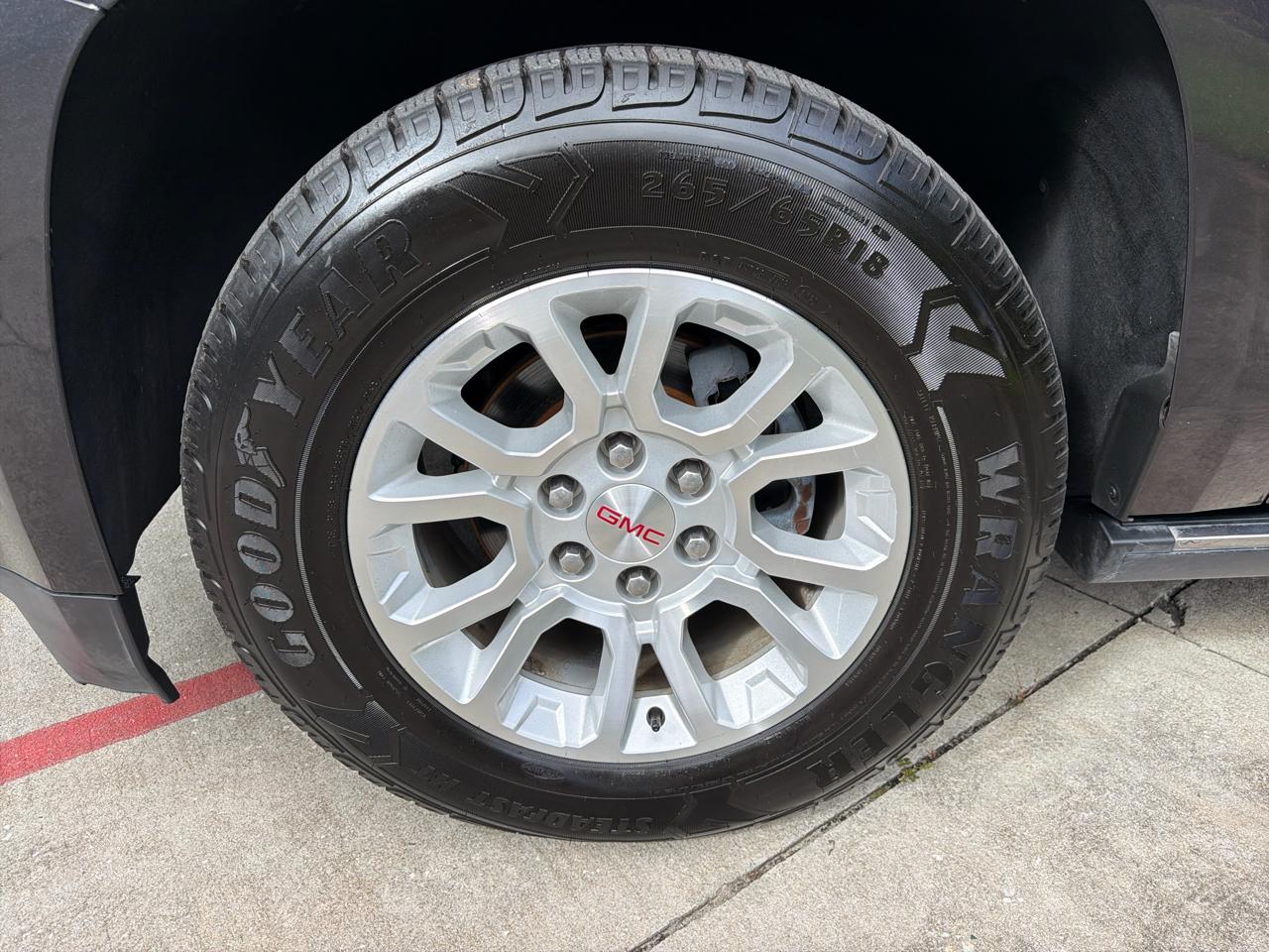 GMC Yukon XL 4WD 4dr Denali 2017