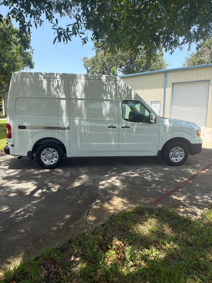 Nissan NV Cargo NV2500 HD High Roof V8 SV 2021