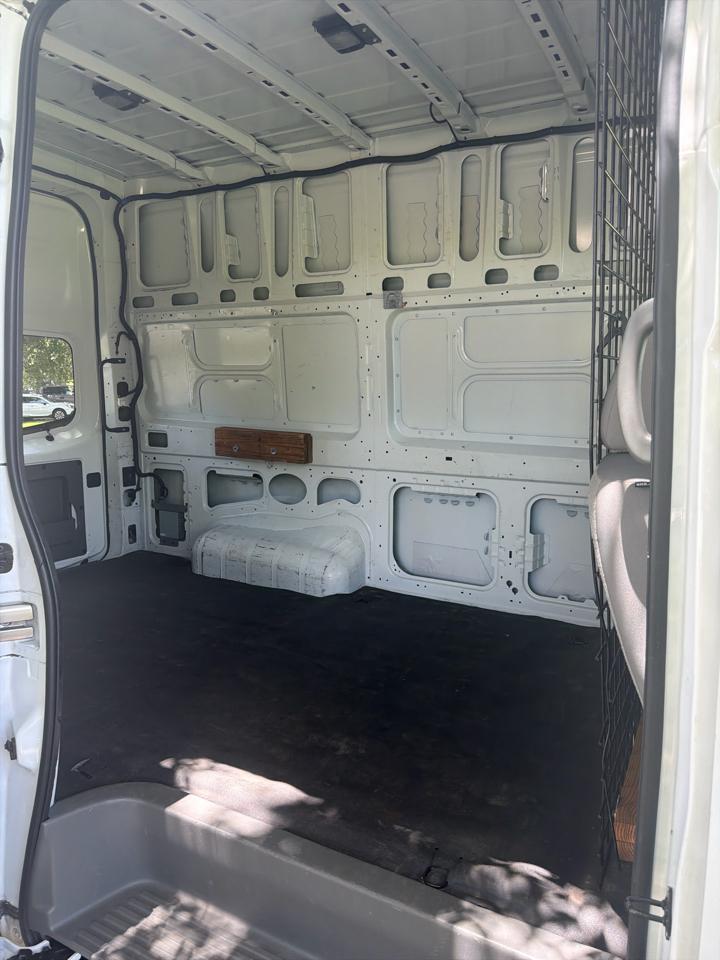Nissan NV Cargo NV2500 HD High Roof V8 SV 2021