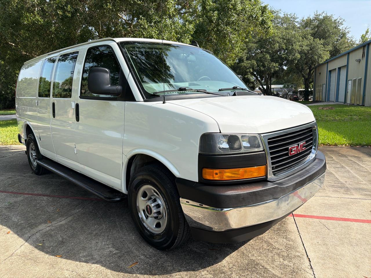 GMC Savana Cargo Van RWD 2500 135" 2020