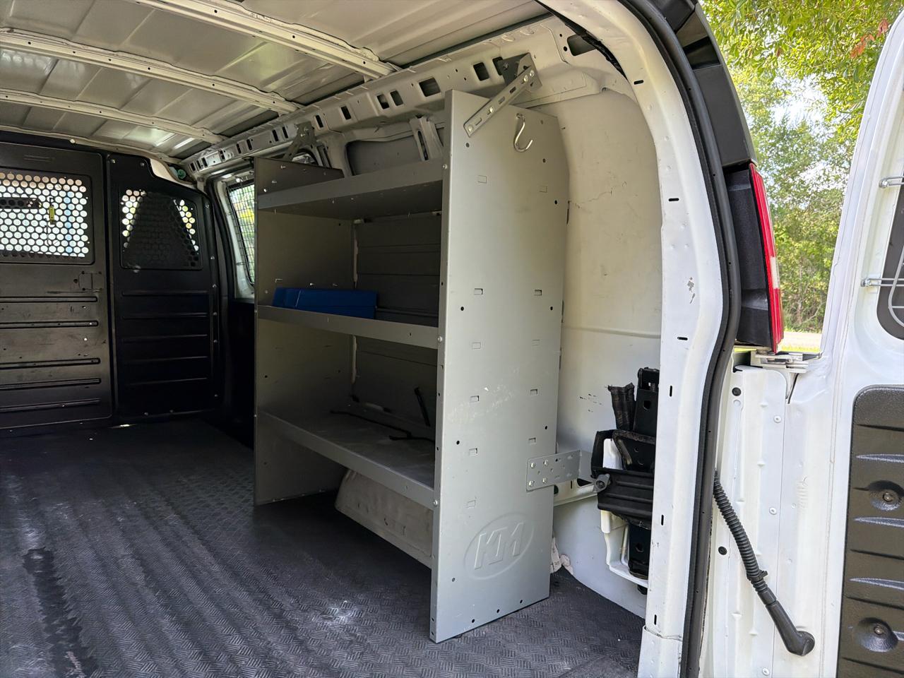 GMC Savana Cargo Van RWD 2500 135" 2020