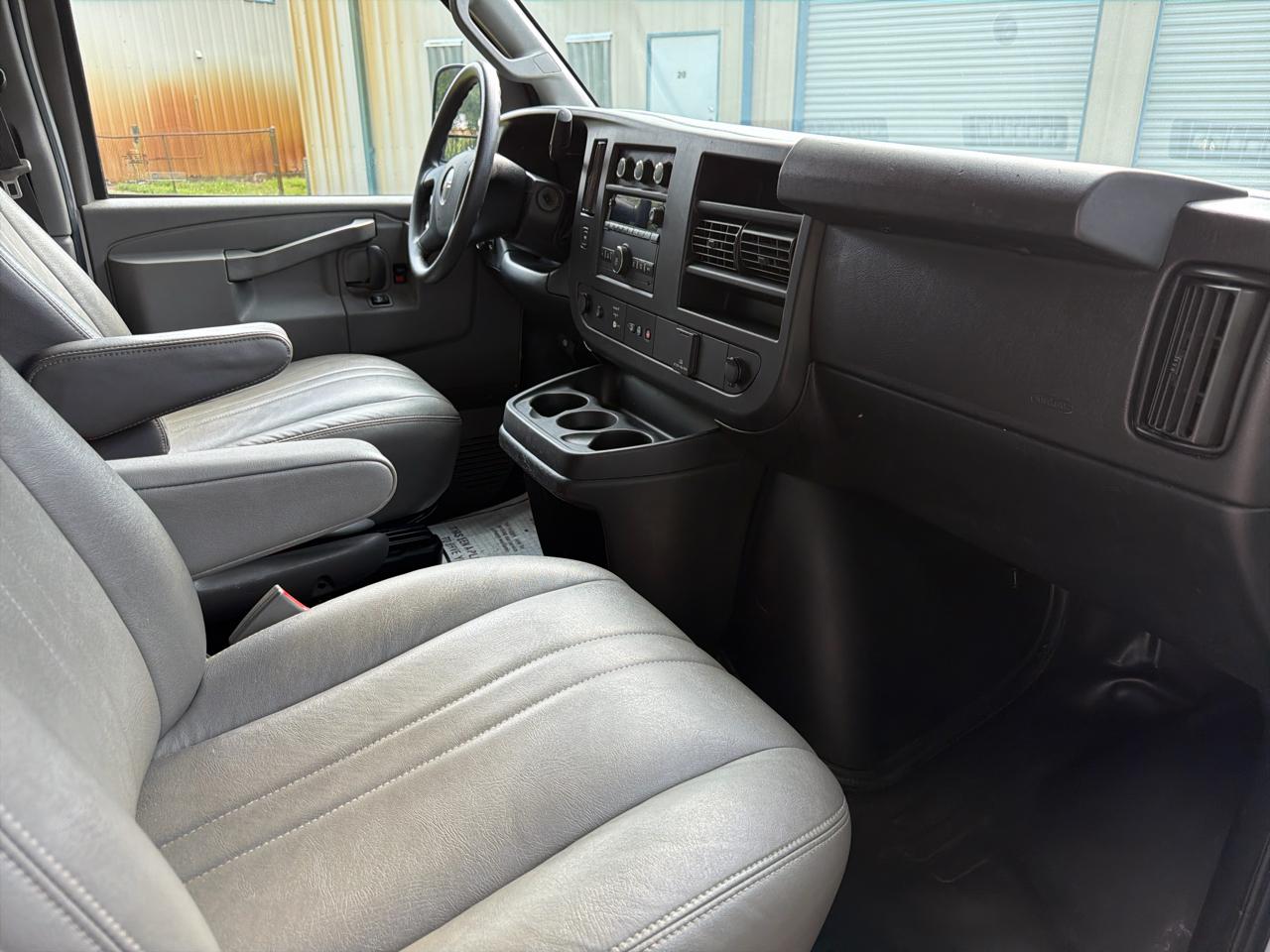 GMC Savana Cargo Van RWD 2500 135" 2020