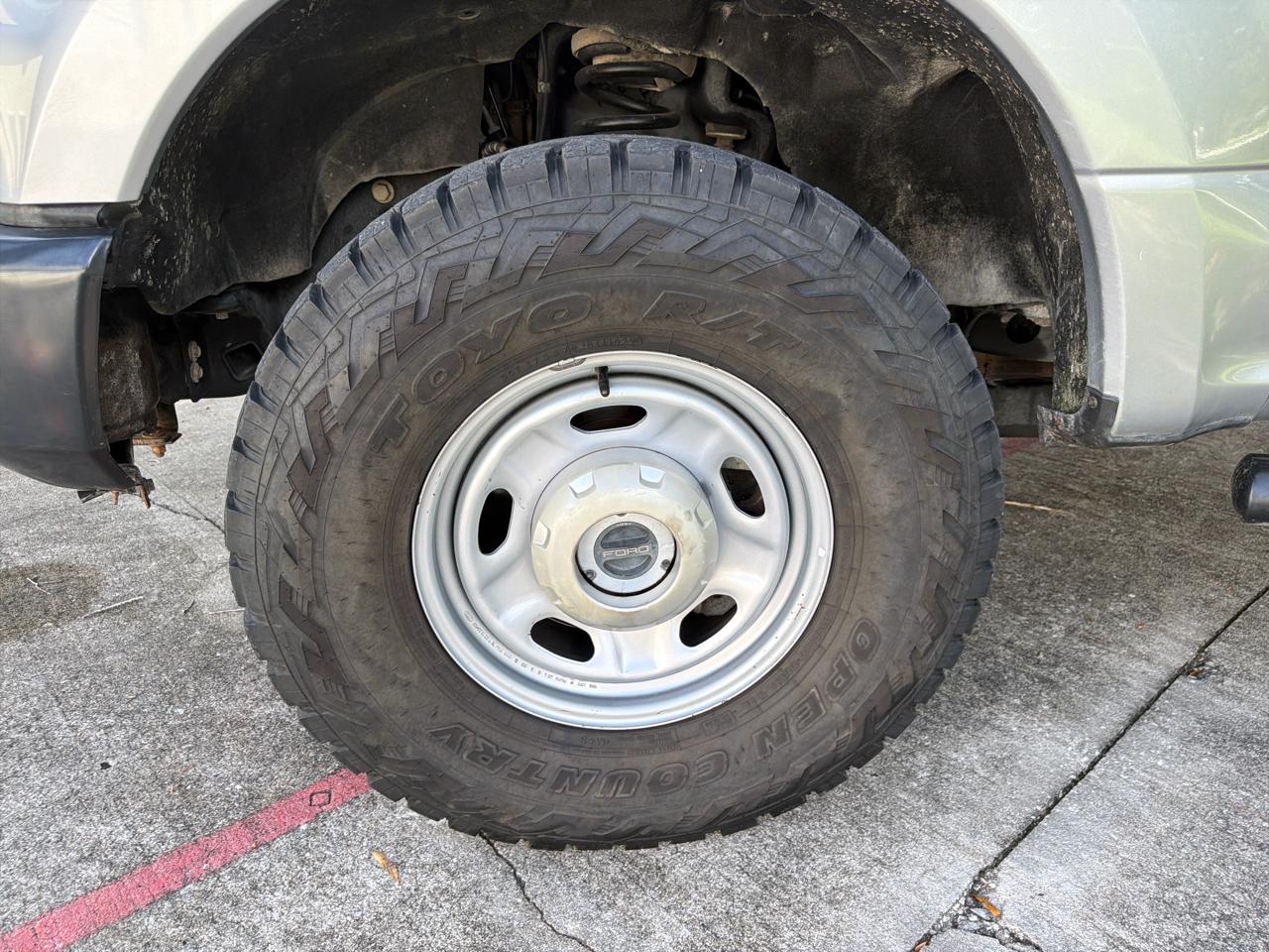 Ford Super Duty F-250 SRW XL 4WD SuperCab 8' Box 2021