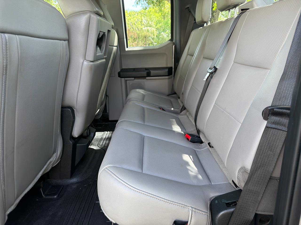 Ford Super Duty F-250 SRW XL 4WD SuperCab 8' Box 2021