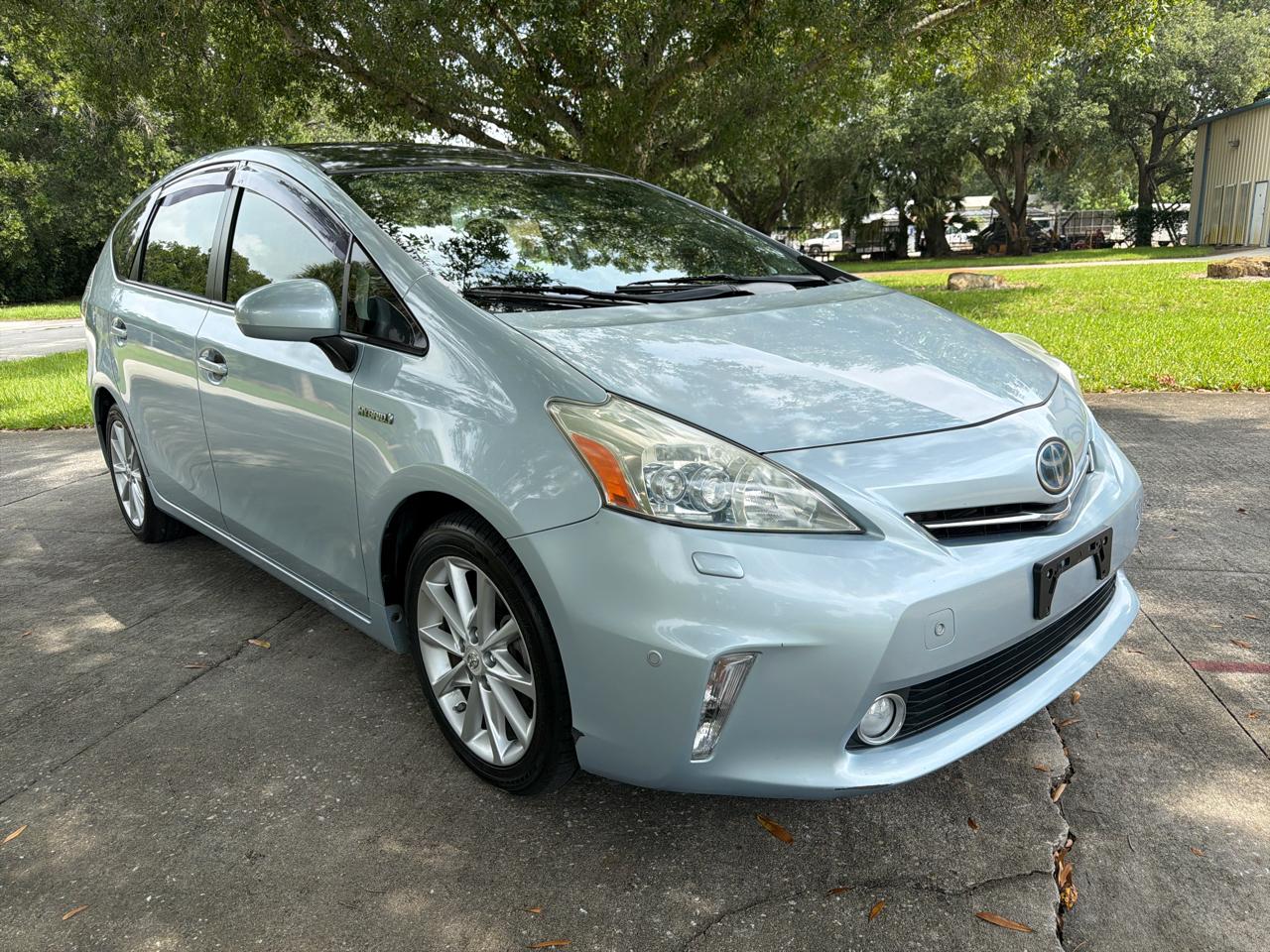 Toyota Prius V 5dr Wgn Three (Natl) 2013
