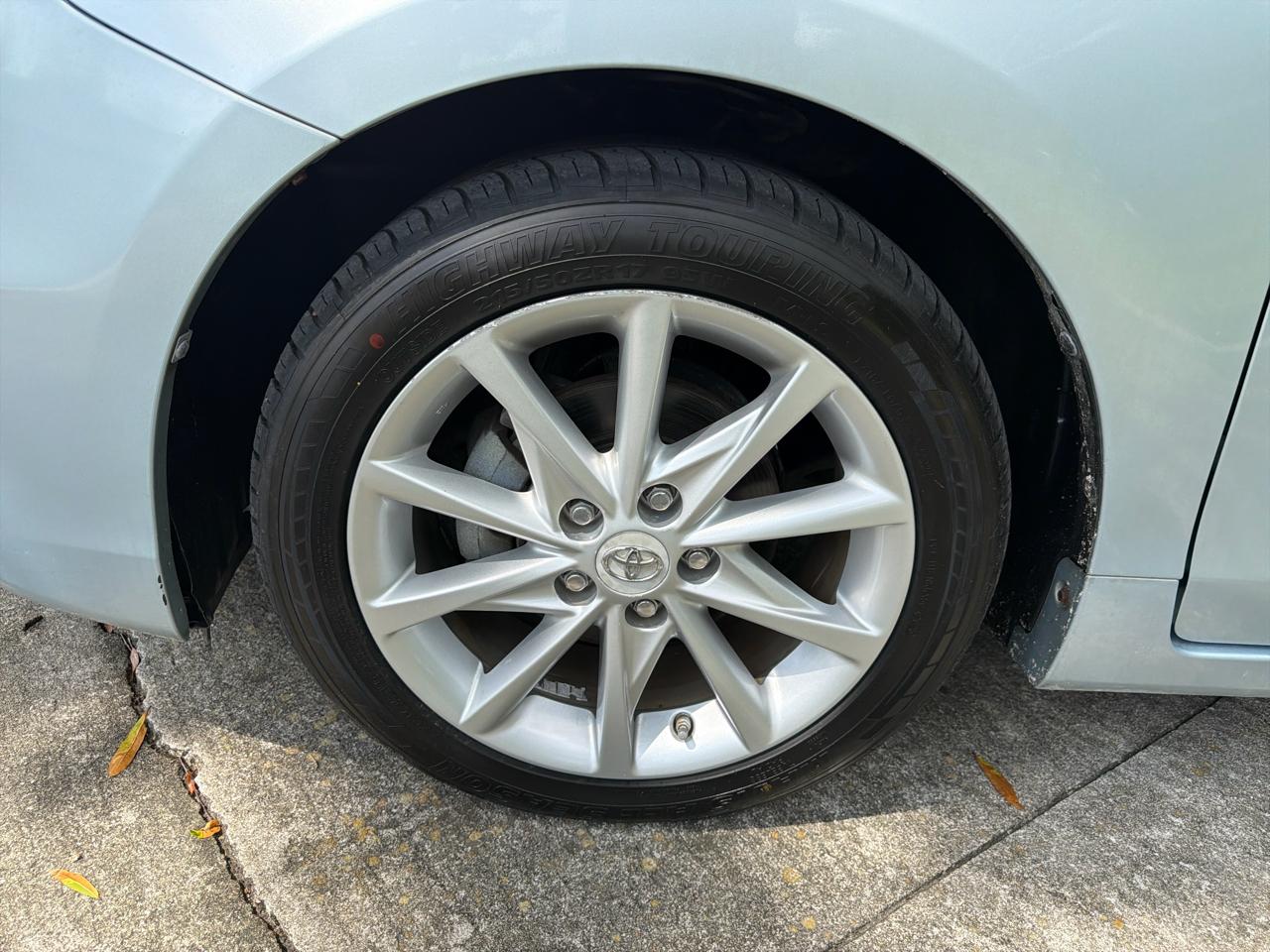 Toyota Prius V 5dr Wgn Three (Natl) 2013