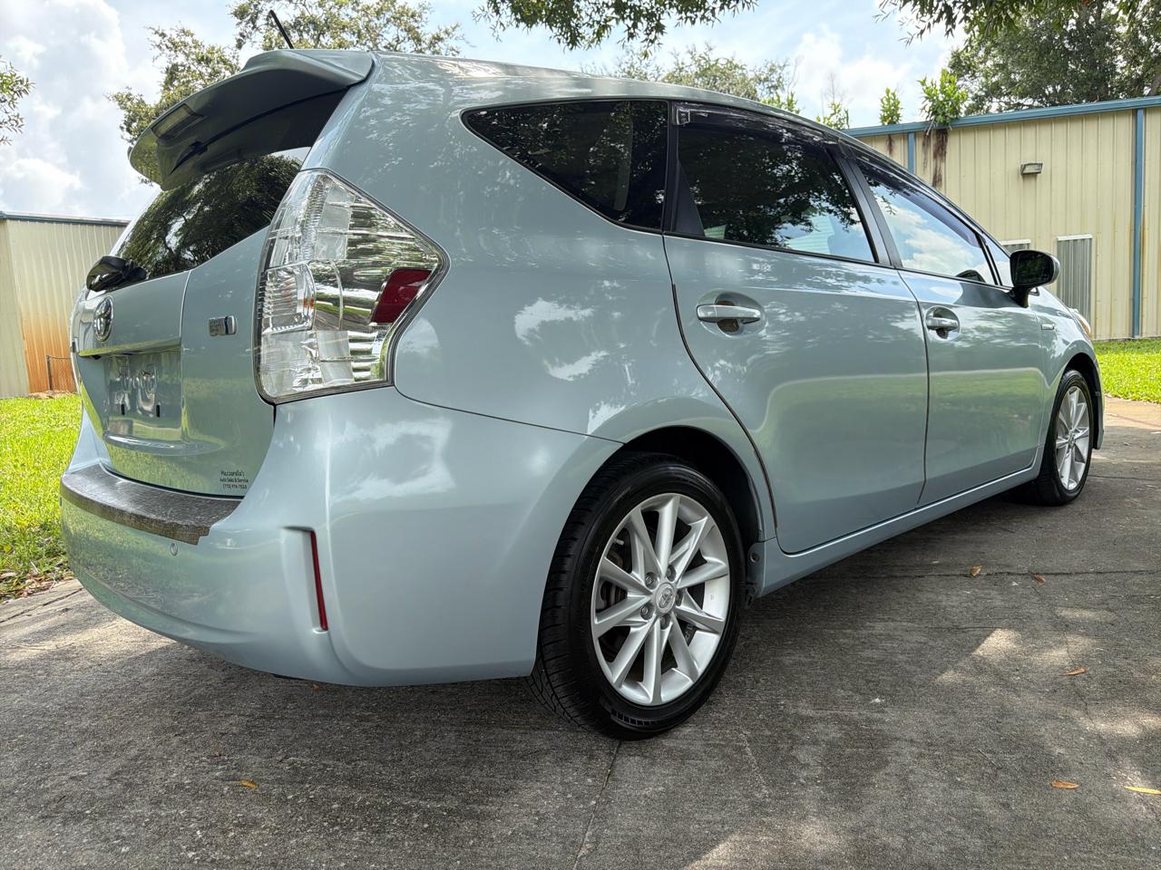 Toyota Prius V 5dr Wgn Three (Natl) 2013