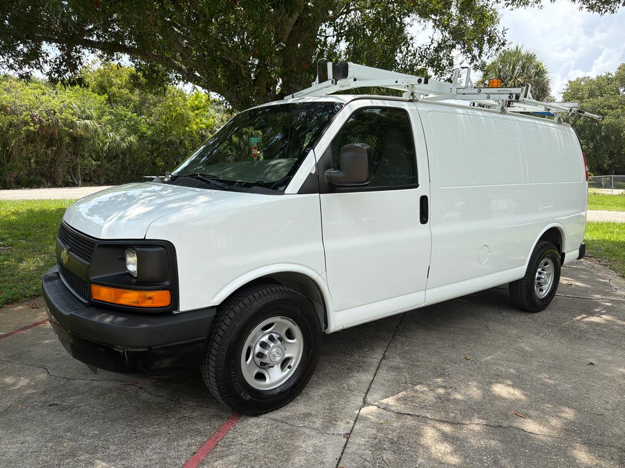 Chevrolet Express Cargo Van RWD 2500 135" 2016
