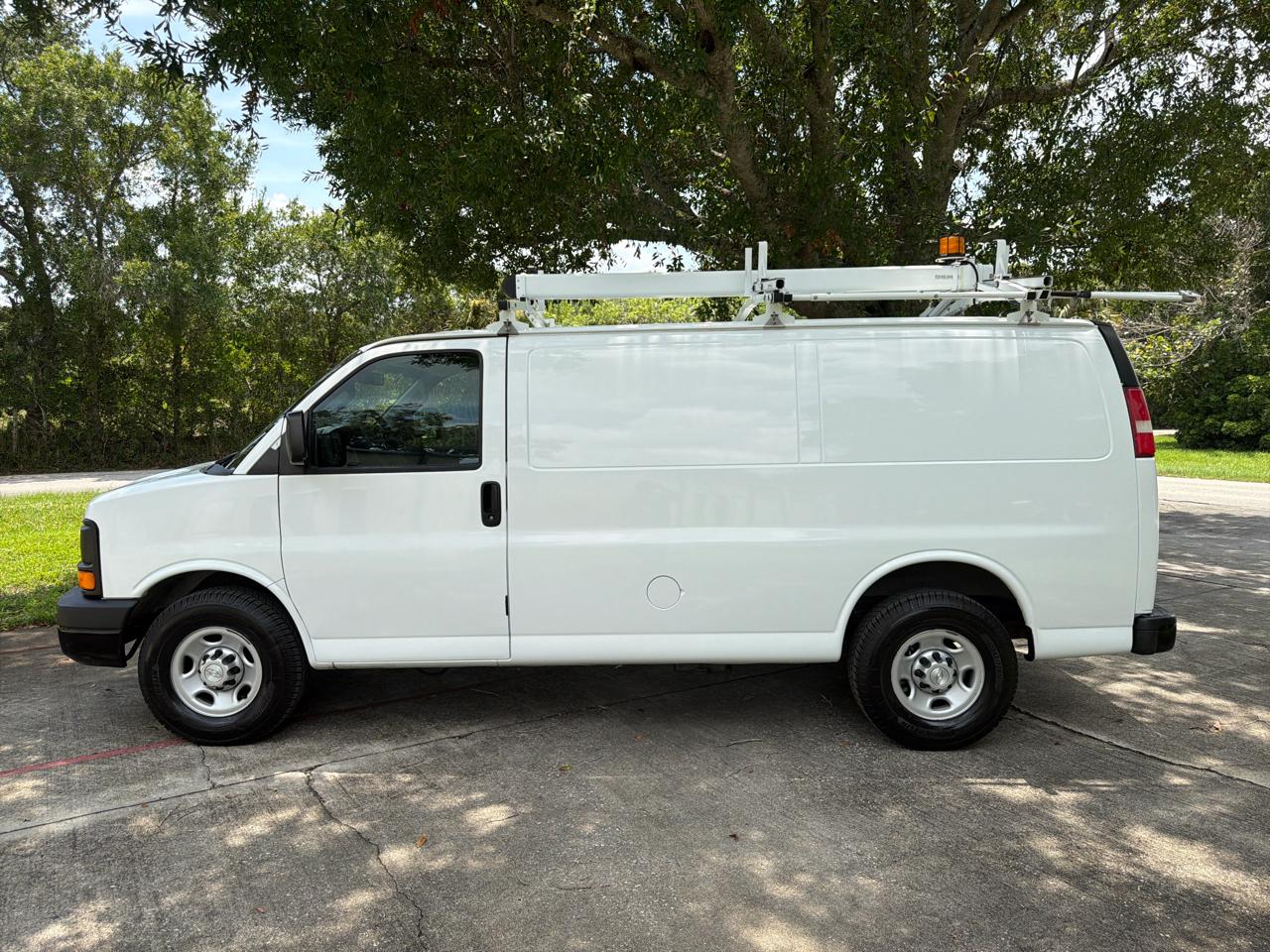 Chevrolet Express Cargo Van RWD 2500 135" 2016