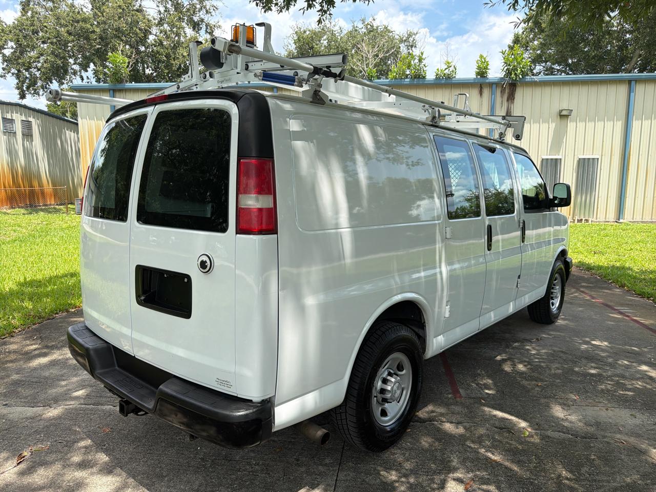 Chevrolet Express Cargo Van RWD 2500 135" 2016