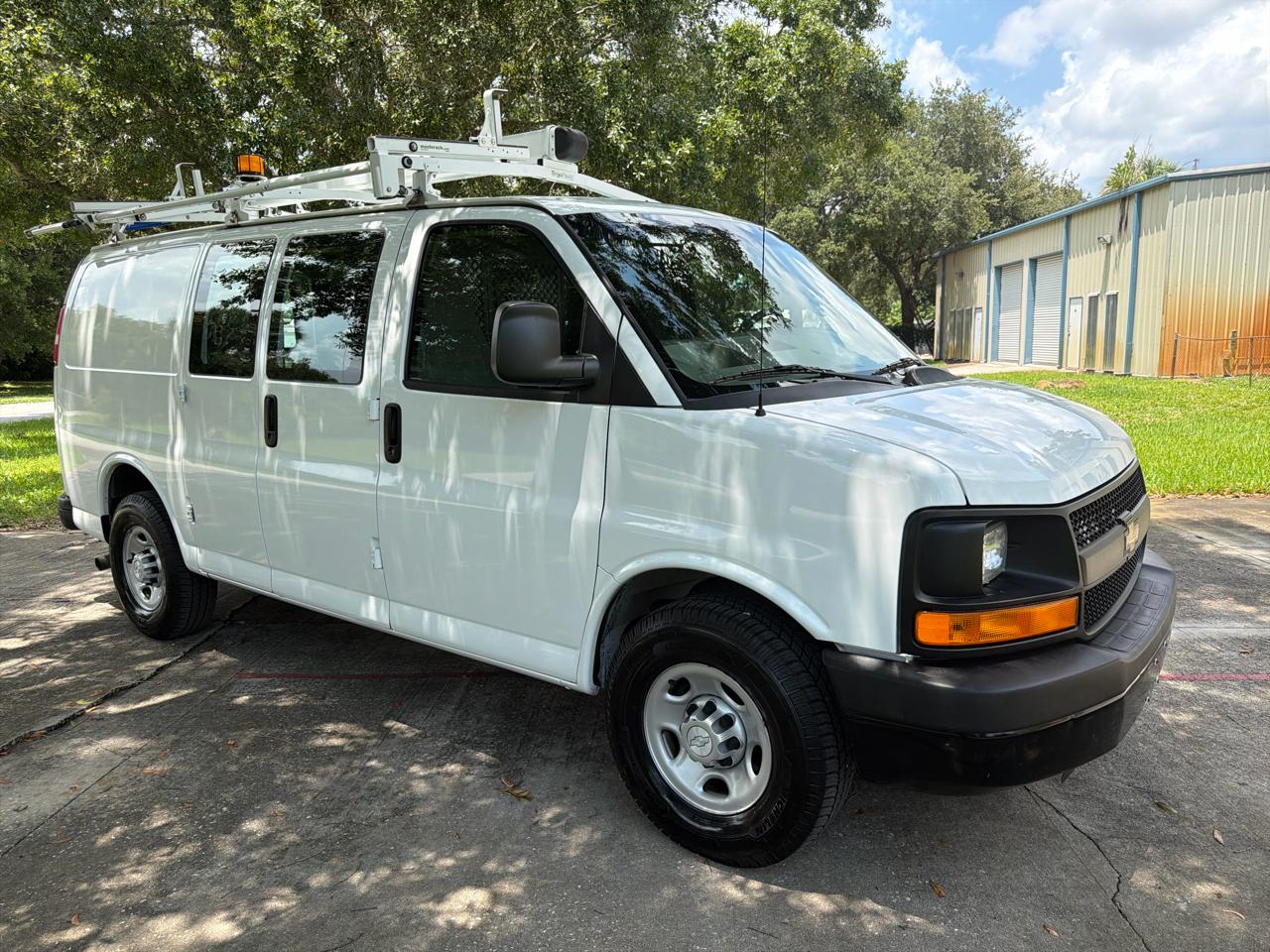 Chevrolet Express Cargo Van RWD 2500 135" 2016