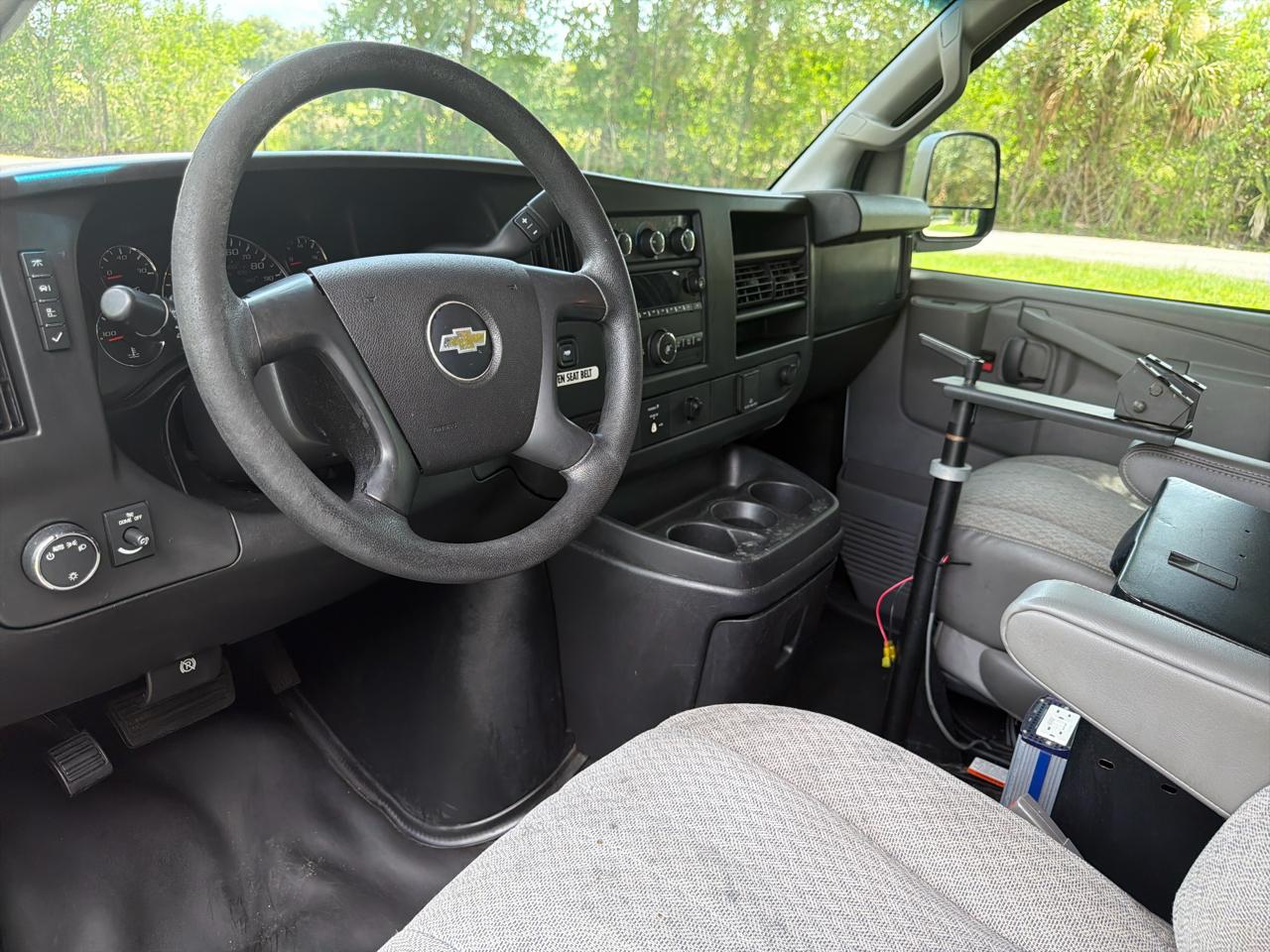 Chevrolet Express Cargo Van RWD 2500 135" 2016