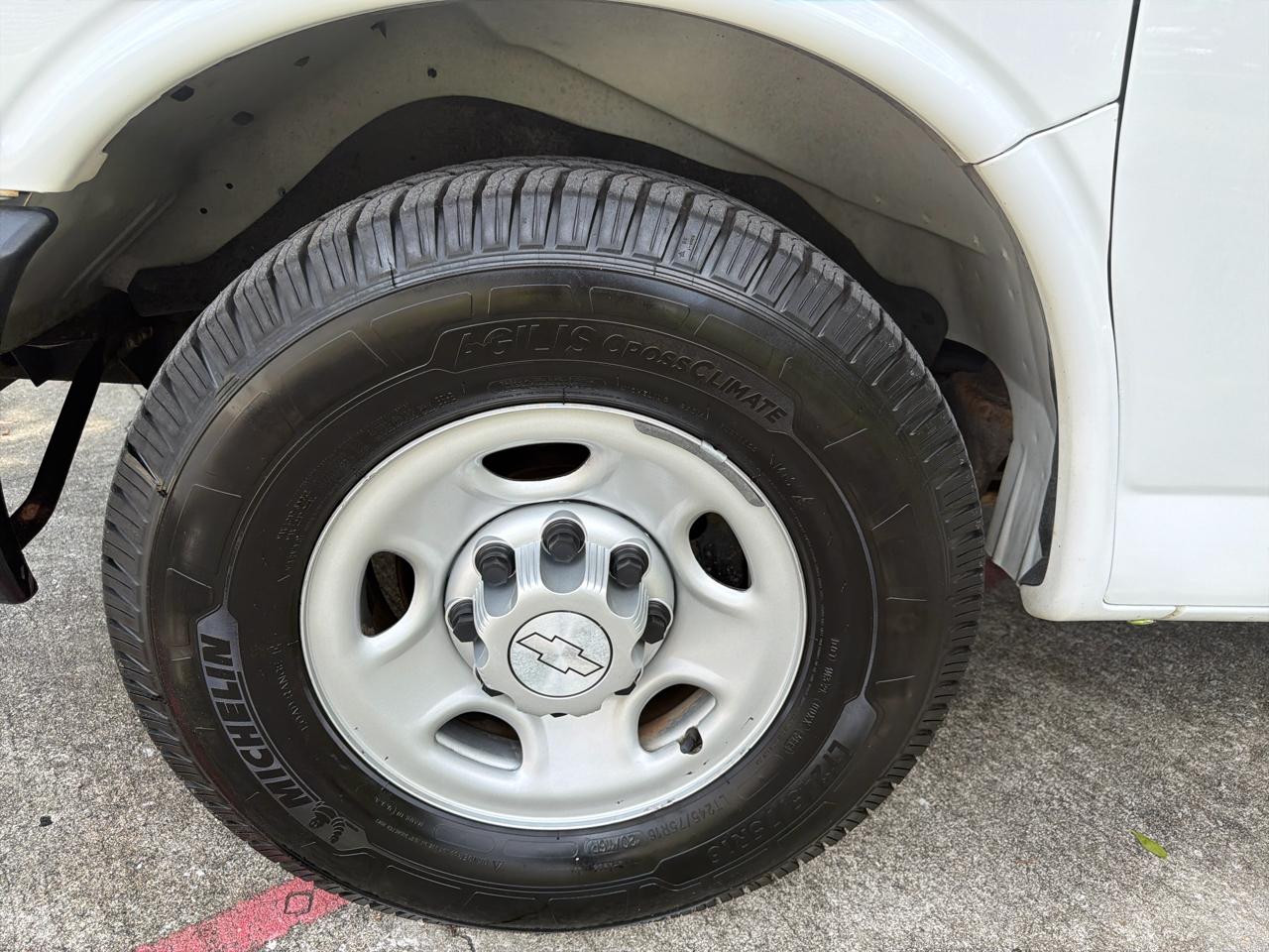 Chevrolet Express Cargo Van RWD 2500 135" 2016
