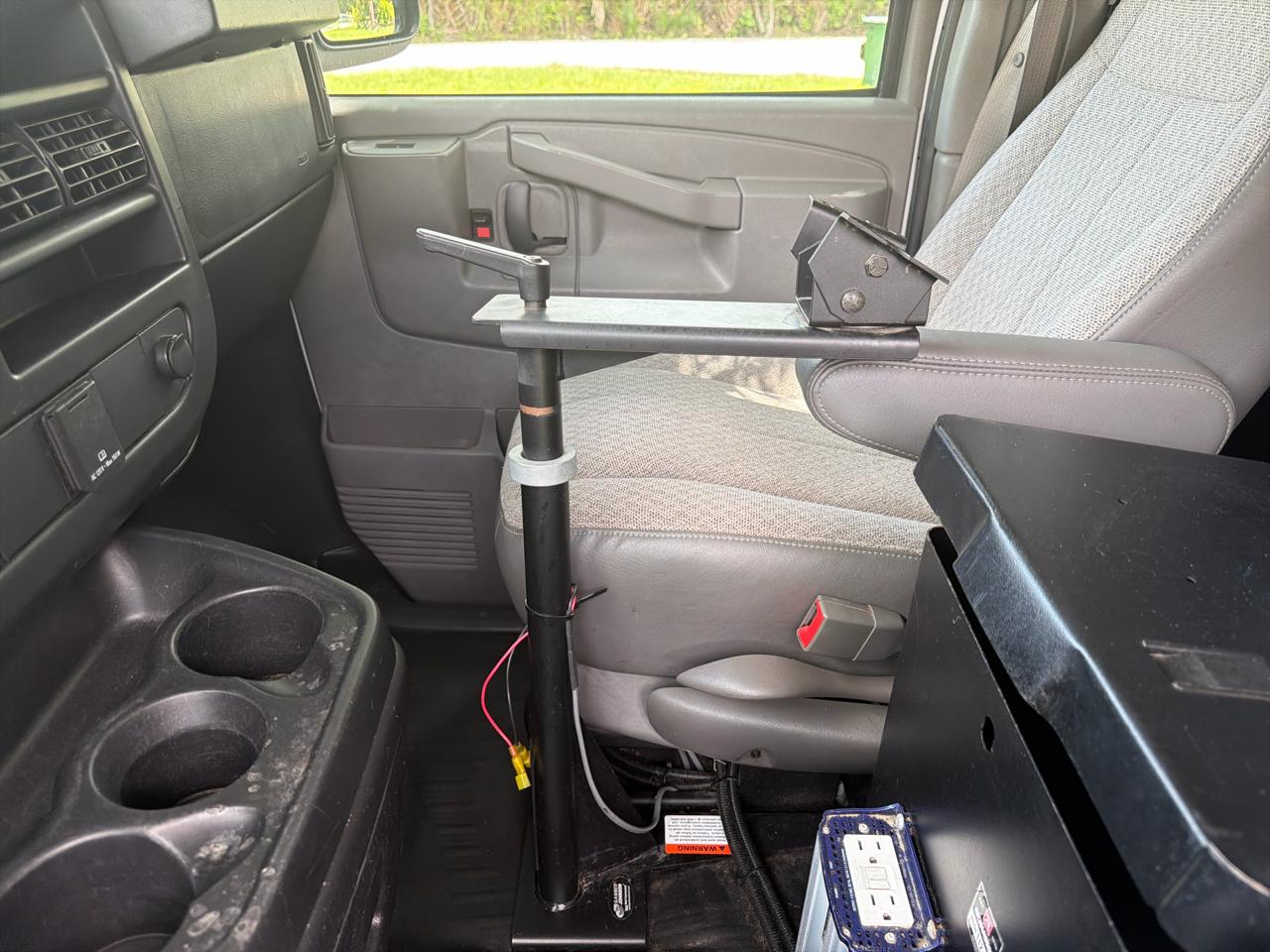 Chevrolet Express Cargo Van RWD 2500 135" 2016