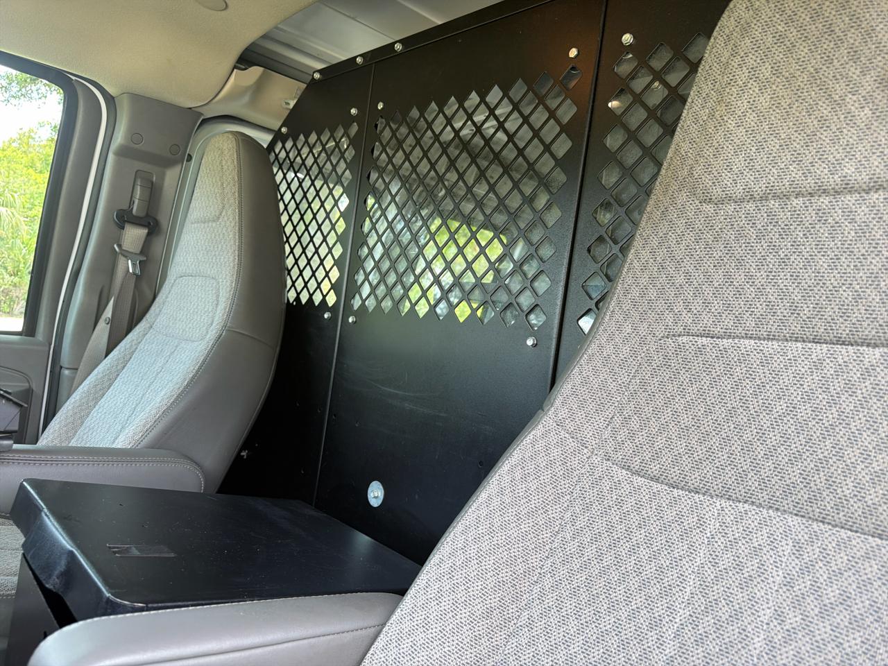 Chevrolet Express Cargo Van RWD 2500 135" 2016