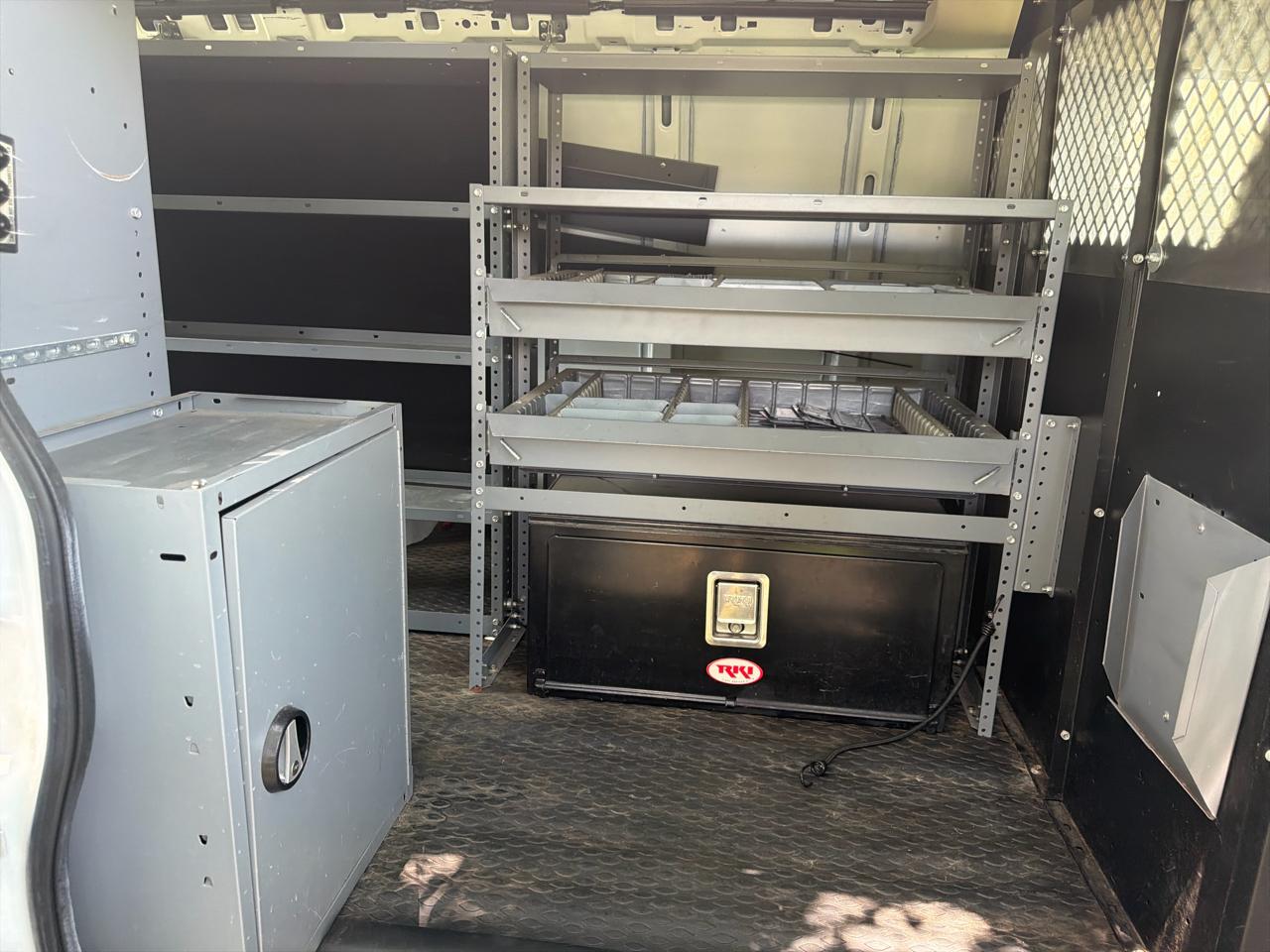 Chevrolet Express Cargo Van RWD 2500 135" 2016