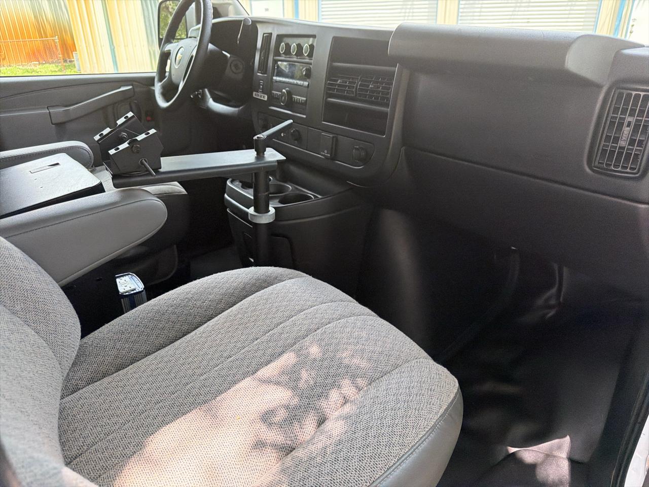 Chevrolet Express Cargo Van RWD 2500 135" 2016