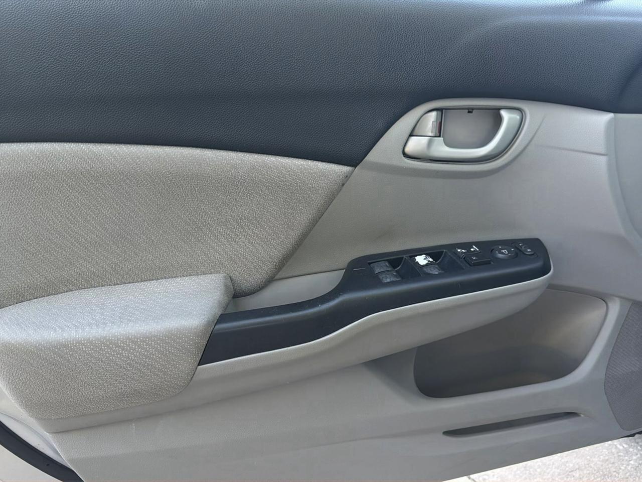 Honda Civic Sdn 4dr Auto LX 2013