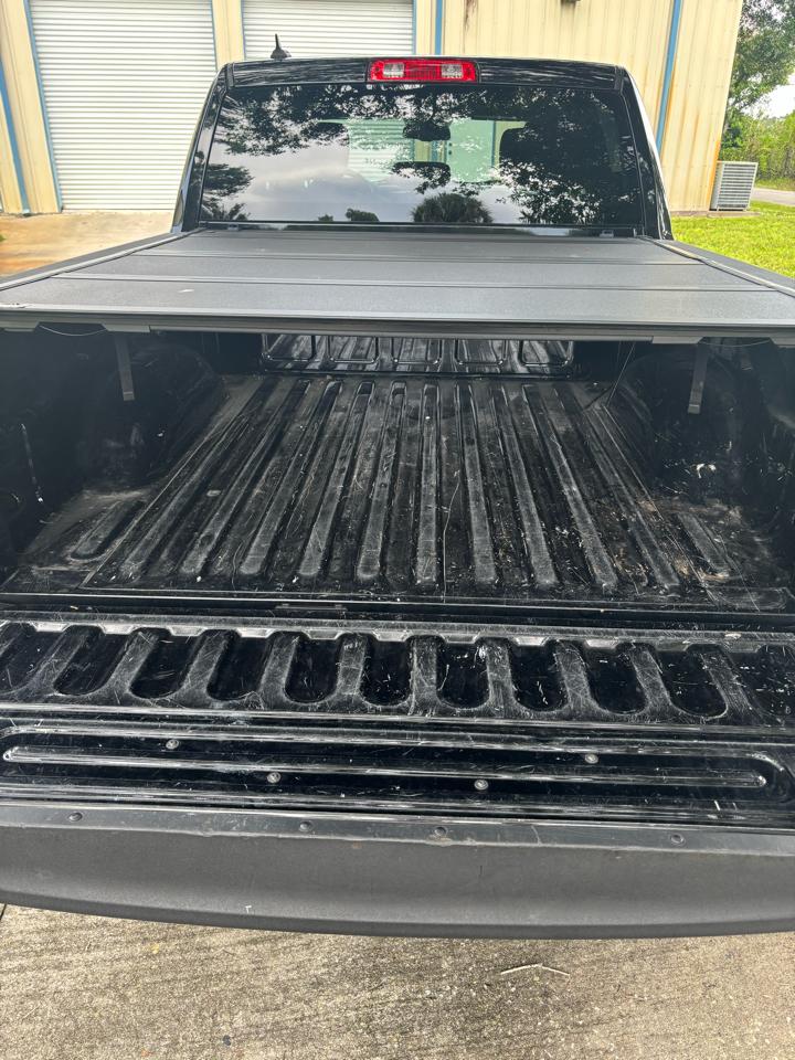RAM 1500 Classic Warlock 4x4 Crew Cab 5'7" Box 2022
