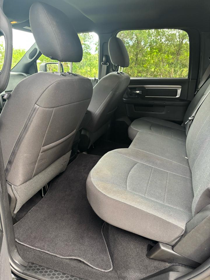 RAM 1500 Classic Warlock 4x4 Crew Cab 5'7" Box 2022