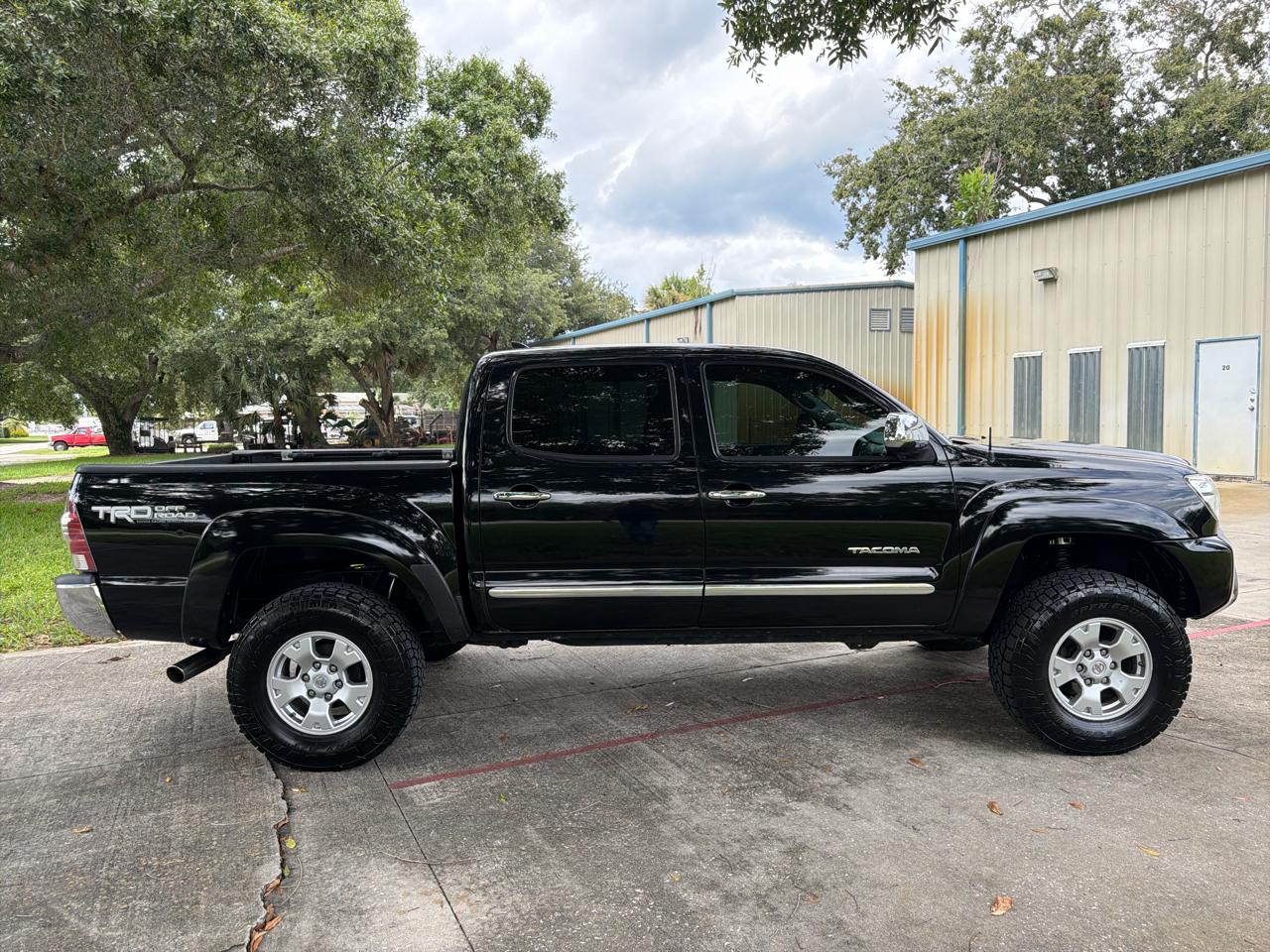 Toyota Tacoma 4WD Double Cab V6 MT (Natl) 2012