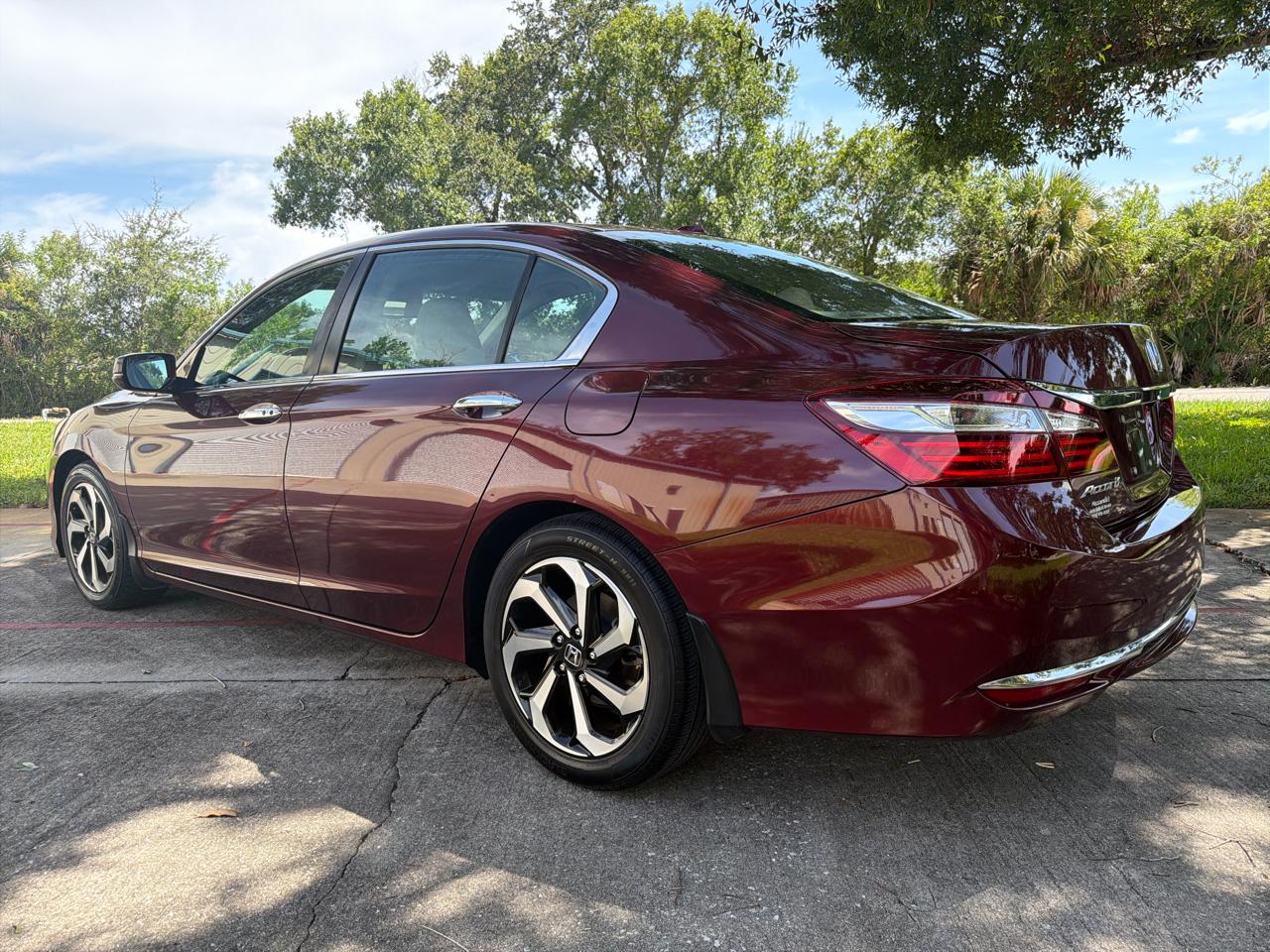 Honda Accord Sedan 4dr I4 CVT EX-L w/Navi & Honda Sensing 2016