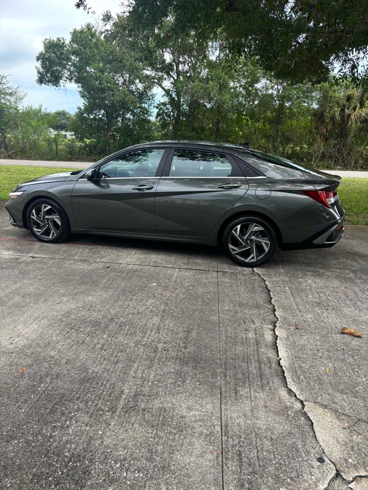 Hyundai Elantra Limited IVT 2024