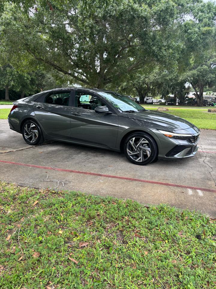 Hyundai Elantra Limited IVT 2024