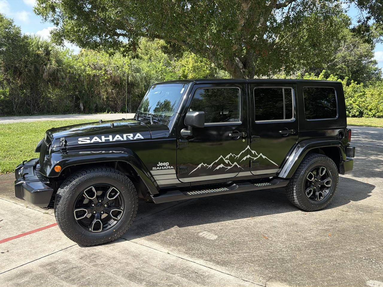Jeep Wrangler RWD 4dr Unlimited Sahara 2008