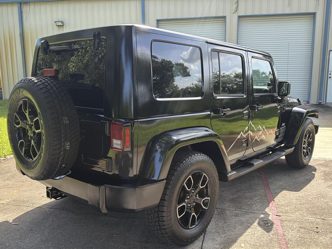 Jeep Wrangler RWD 4dr Unlimited Sahara 2008