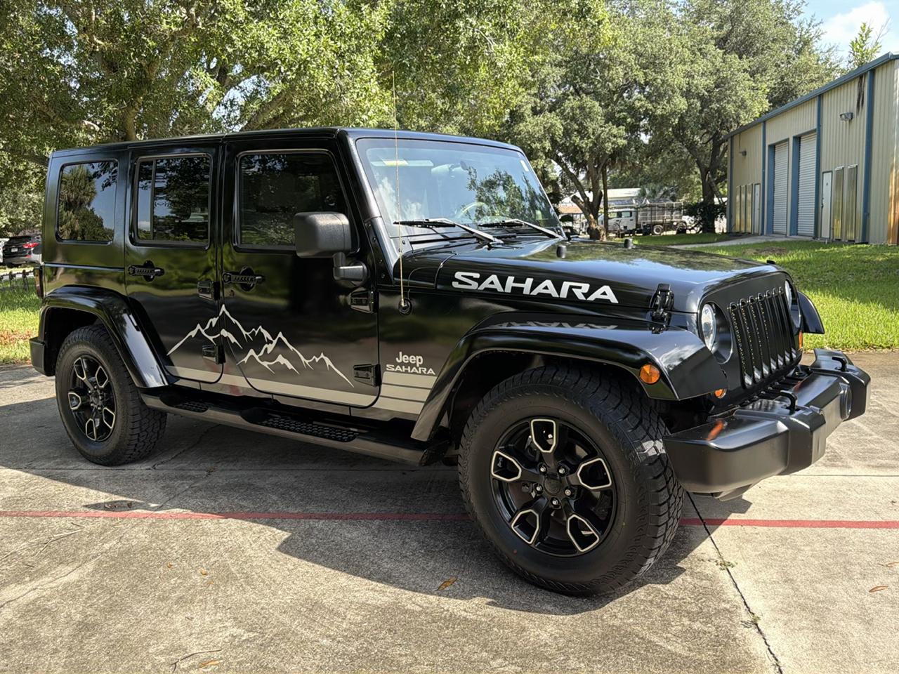 Jeep Wrangler RWD 4dr Unlimited Sahara 2008