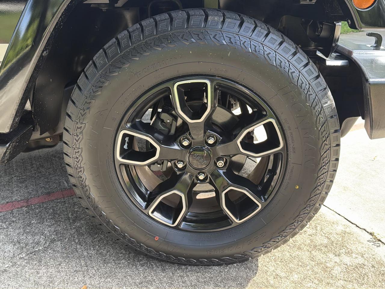 Jeep Wrangler RWD 4dr Unlimited Sahara 2008