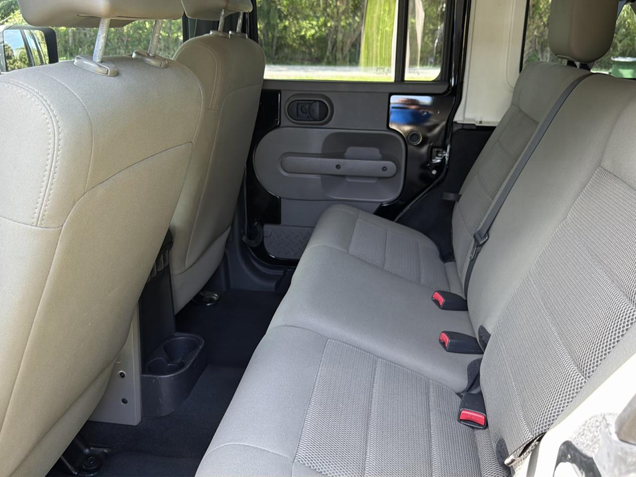 Jeep Wrangler RWD 4dr Unlimited Sahara 2008