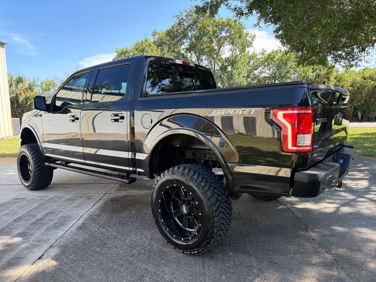 Ford F-150 2WD SuperCrew 145" XLT 2015