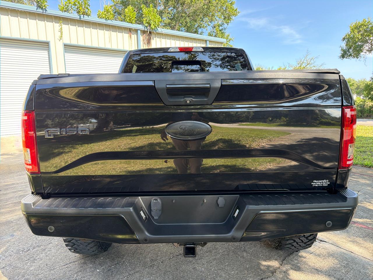 Ford F-150 2WD SuperCrew 145" XLT 2015