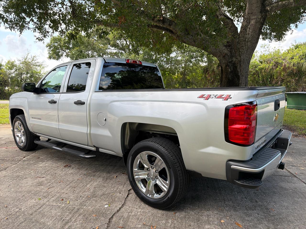 Chevrolet Silverado 1500 LD 4WD Double Cab Custom 2019