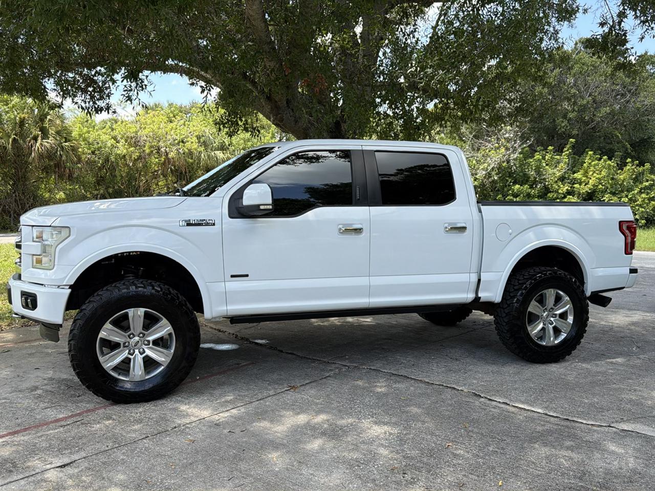 Ford F-150 4WD SuperCrew 145" Lariat 2016