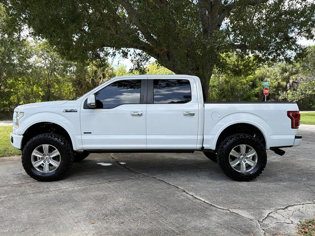 Ford F-150 4WD SuperCrew 145" Lariat 2016